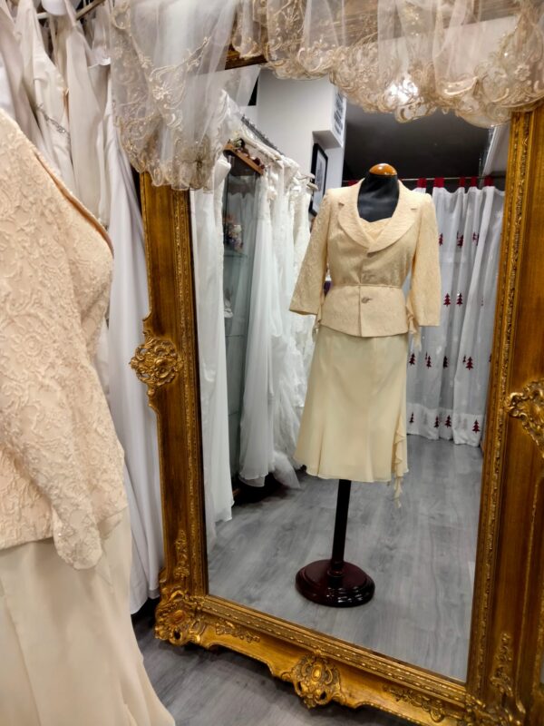 R1 Traje 3 Piezas Amarillo - Imagen 2